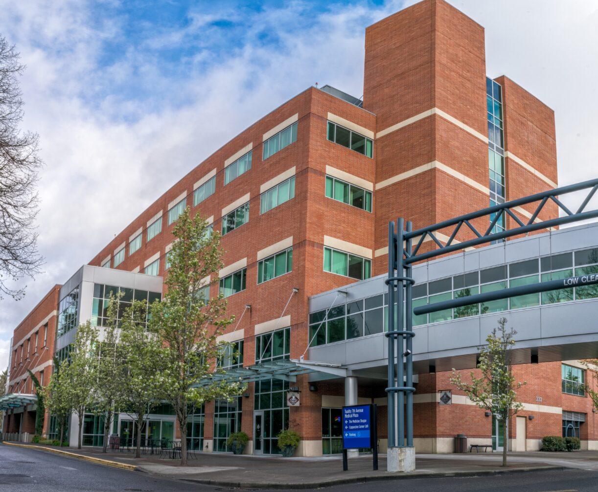 exterior del edificio de la clínica de salud reproductiva